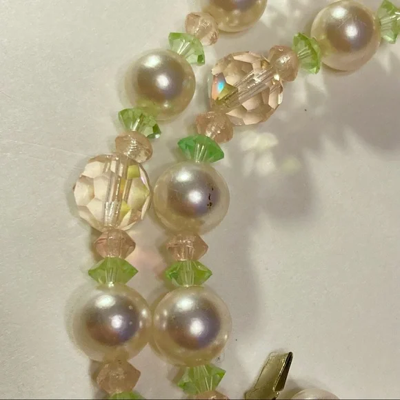 Pearl pastel crystal strand necklace 21” - Picture 6 of 7